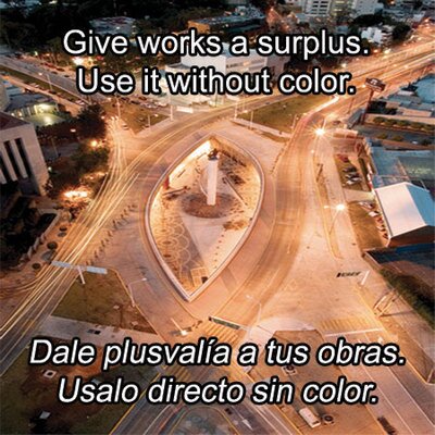 Aplicación técnica de desmoldante en polvo en superficies amplias de concreto estampado