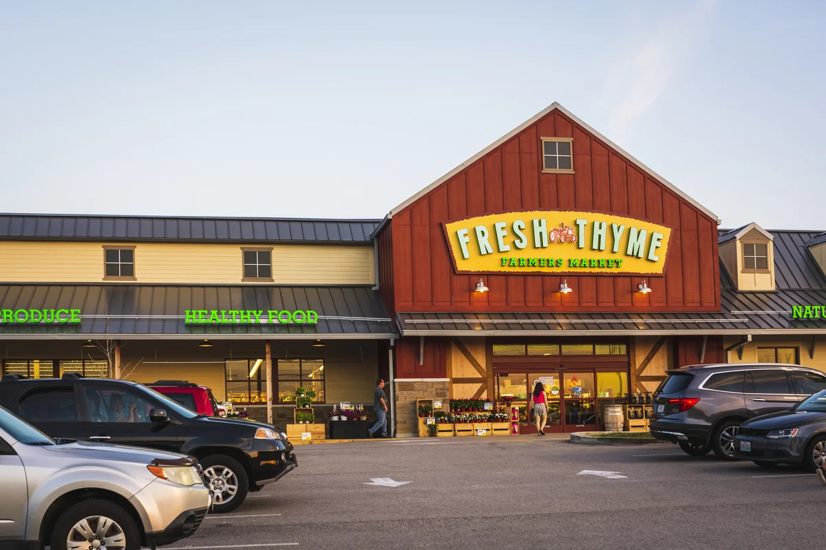 Commercial grocery store storefront glass and entrance