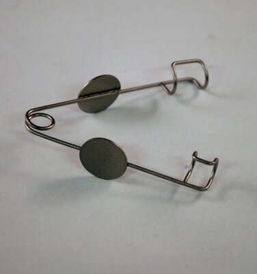 Alphonso Eye Speculum, .035 Stainless Wire, 5mm Closed Square Blade slides inside 8mm Closed Square Blade, Dull Finish on Disk, 27mm Blade Spread, 45mm Overall Length