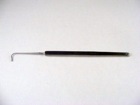 Von Graefe strabismus hook