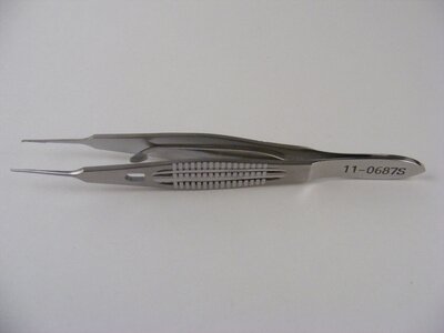 Stern-Castroviejo suturing forceps, 4 3/8", straight shafts, 0.5mm 1x2 teeth,  wide handle with lock