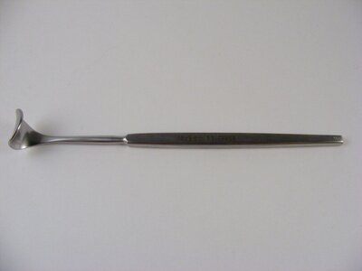 Desmarres Lid Retractor Size 3, BW 16mm OL140mm(5 1/2")