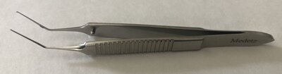 Utrata Capsulorrhexis Forceps Angled 12mm from bend to tip with Extremely Thin Triangular Grasping Tips, Serrated Flat Handle, 85mm Overall Length, Stainless Steel
