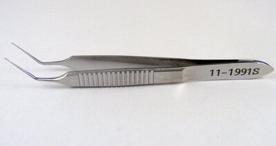 Utrata capsulorhexis forceps, 3 1/4", angled 12mm shafts, fine, serrated grasping tips, flat serrated handle