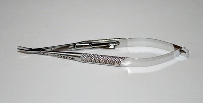 Cohan Micro Needle Holder Curved, w/lock, JL 8.0mm JW 1.5mm, OL 104mm(4 1/8")
