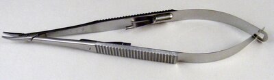 Castro Needle Holder, Delicate Curved, w/lock, Flat Serrated Handle, TW 1.0mm JL 11.0mm OL 140mm(5 1/2")