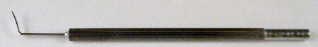 Fukasaku Lasik Spatula 1mm rounded anterior and flat posterior surface with sharp tip, Angled/Slightly Vaulted 12mm from bend to tip, Round Knurled Handle, 119mm Overall Length, Stainless Steel