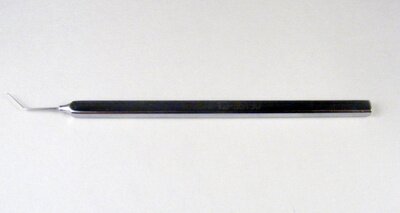 Harris-Sinskey Lens Manipulator Hook Angled, Blunt Tip 0.25mm OL 112mm (4 1/2")