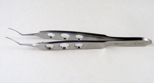 Rosenwasser DSEK Donor Forceps Lamella Inserting Forceps, Angled/Vaulted Shafts 12mm from bend to tip with 2mm Thin Semi-Pointed Tips, When Tips are Closed there is a 150 micron (.15mm)