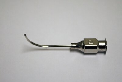 Bracken Anterior Chamber Cannula 19ga Curved 90 Degree Flattened beveled tip, Polished finish, 21mm Overall Length