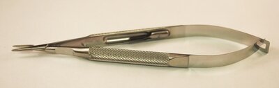 Barraquer Needle Holder Standard Jaw, Straight, w/ lock OL 140mm(5 1/2")