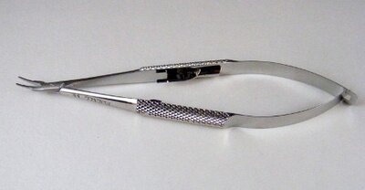 Barraquer Needle Holder, Delicate Curved, w/lock, Round Knurled Handle,JL 10.0mm OL 135mm(5 1/4")
