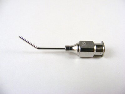 Viscoelastic Aspirating Cannula 19ga, Angled 10mm from bend to tip, 25mm Overall Length