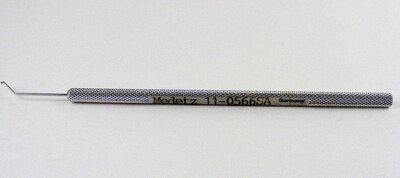 Graether Collar Button, Micro Iris Retractor Angled OL 120mm (4 3/4")