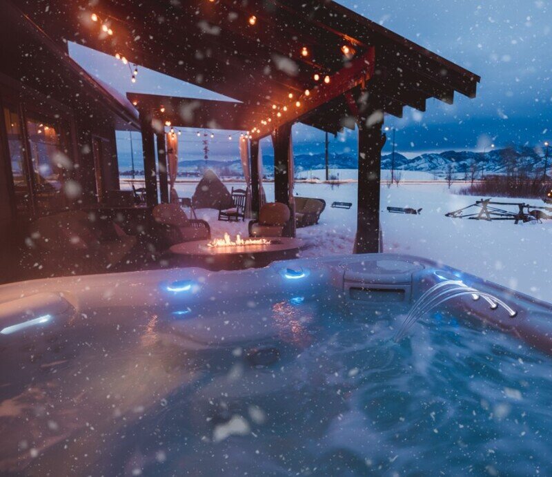 snowy tub
