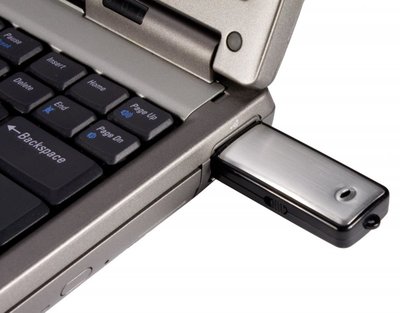 With 8GB of memory this handheld mini voice recorder combines ower and size in a most beneficial way