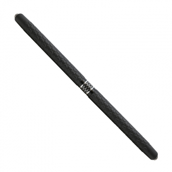 The rubber handle helps you maintain a firm grip.